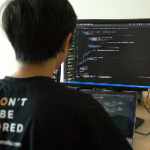 开发者使用AI编程助手场景